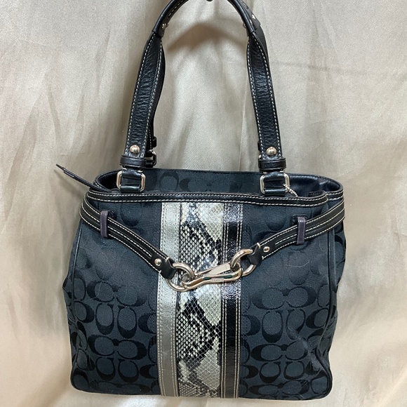 Coach shoulder gray with black sig print, animal print detail.   9-H9Db - Picture 1 of 8